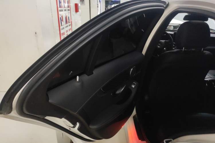 Used Mercedes-Benz C-Class 2015 Restyled C 180 L Sport Edition
