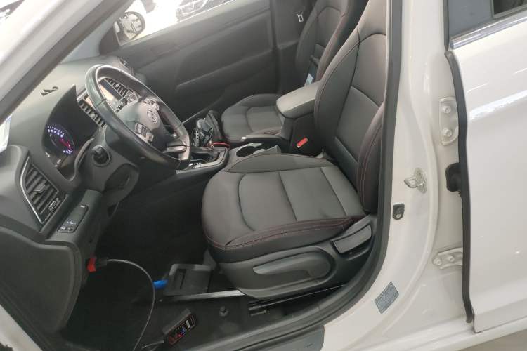 Used Hyundai Elantra 2016 1.4T Dual-Clutch Xuan Dong · Dynamic Version
