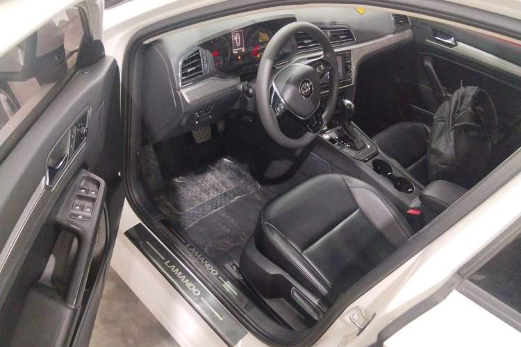 Used Volkswagen Lamando 2019 230TSI DSG Fashion Edition China VI
