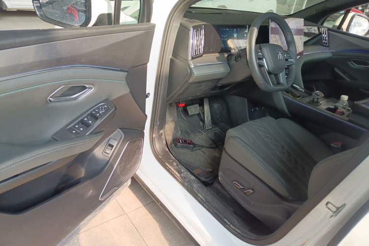 Used BYD Song L DM-i 2025 Intelligent Driving Version 160 km Beyond-Range Type