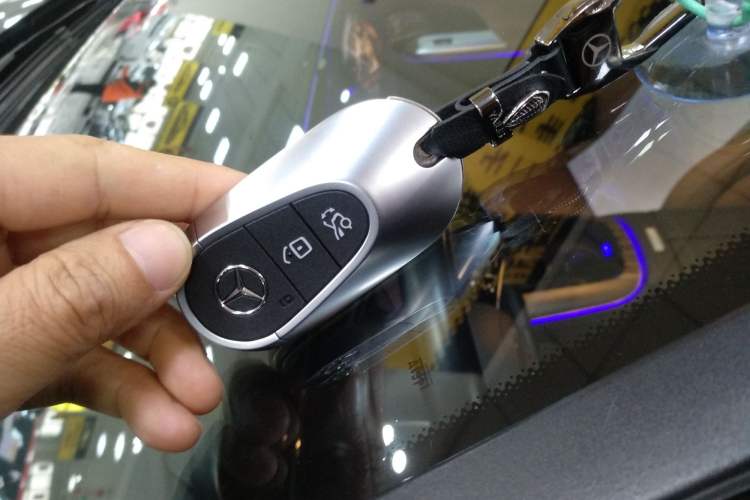 Used Mercedes-Benz E-Class 2024 Facelift E 300 L Luxury Edition
