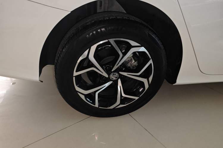 Used MG 5 2023 180 DVVT CVT Luxury Edition
