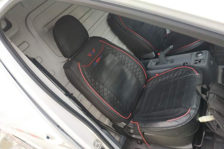 Used Wuling Yangguang 2024 300km Comfort Version with Sealed Windows 60kW
