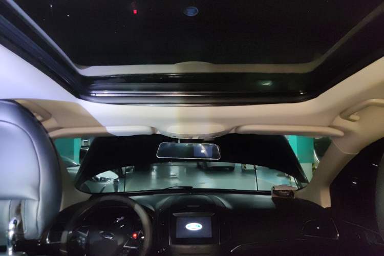 Used Ford Edge 2016 EcoBoost 245 Two-Wheel-Drive Titanium 7-Seater
