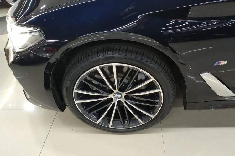 Used BMW 5 Series 2022 Restyled 530Li Leading Edition M Sport Package
