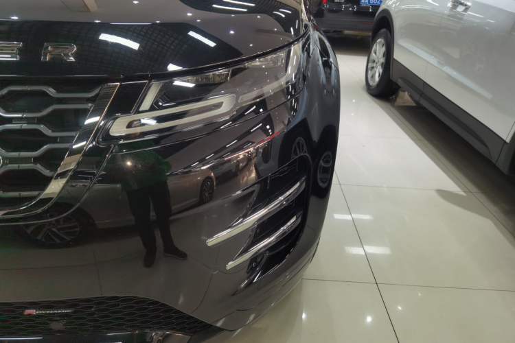 Used Land Rover Range Rover Evoque 2023 Aurora L 249 PS Luxury Edition