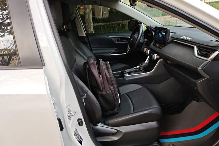 Used Toyota RAV4 2024 2.0L CVT Two-Wheel Drive Urban Edition
