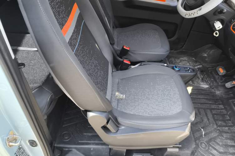 Used Wuling Hongguang MINIEV 2022 Easy Version Lithium Iron Phosphate
