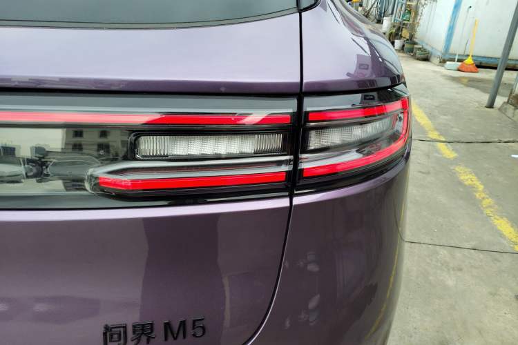 Used Hima AITO M5 2025 Extended-Range Ultra All-Wheel-Drive Version
