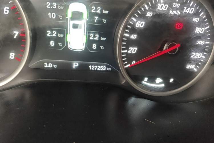 Used Baojun 730 2017 1.5T DCT Flagship Model 7 Seats China V Emission Standard
