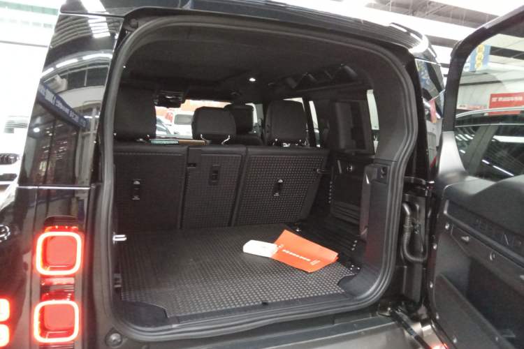 Used Land Rover Defender 2024 110 3.0T P400 X-DYNAMIC HSE
