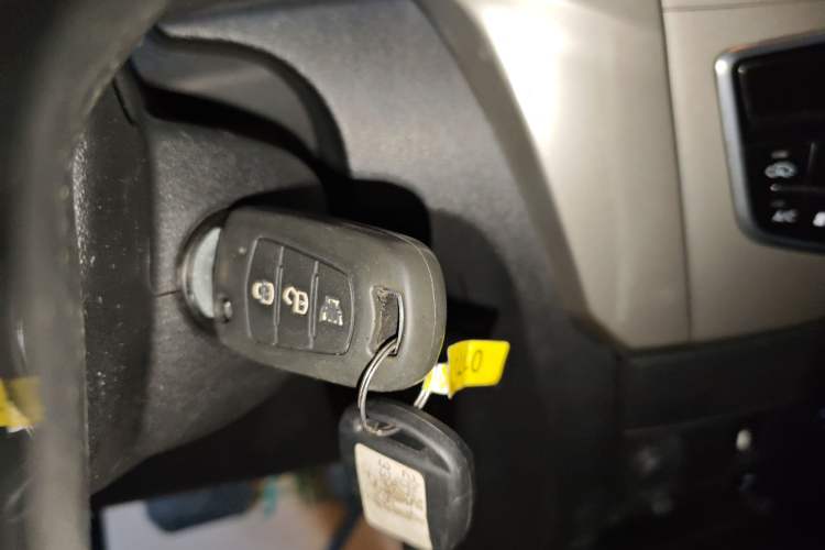 Used Haval H1 2016 Red-Label 1.5L AMT Luxury Model
