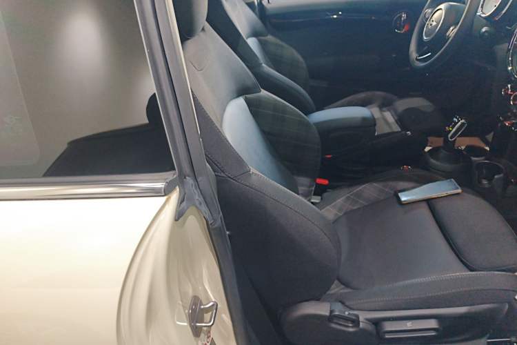 Used  MINI 2018 1.5T COOPER Classic Edition
