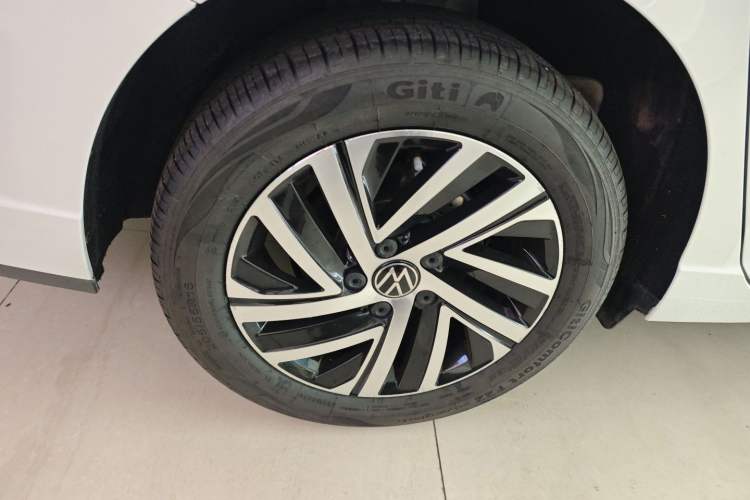 Used Volkswagen Lavida 2023 1.5L Automatic Full-Comfort Edition
