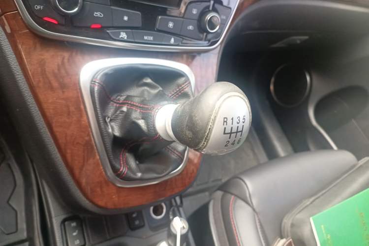 Used Haval H6 2015 Revised Version Sport Edition 1.5T Manual Transmission Two-Wheel Drive Elite Grade
