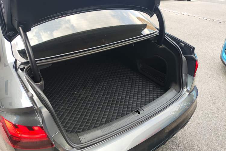 Used Audi A4L 2023 40 TFSI Luxury Dynamic Model
