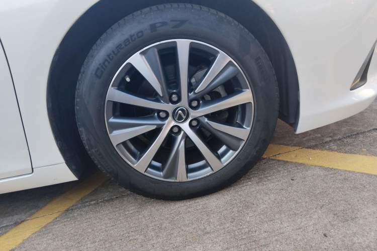 Used Lexus ES 2018 200 Excellence Edition China V Standard
