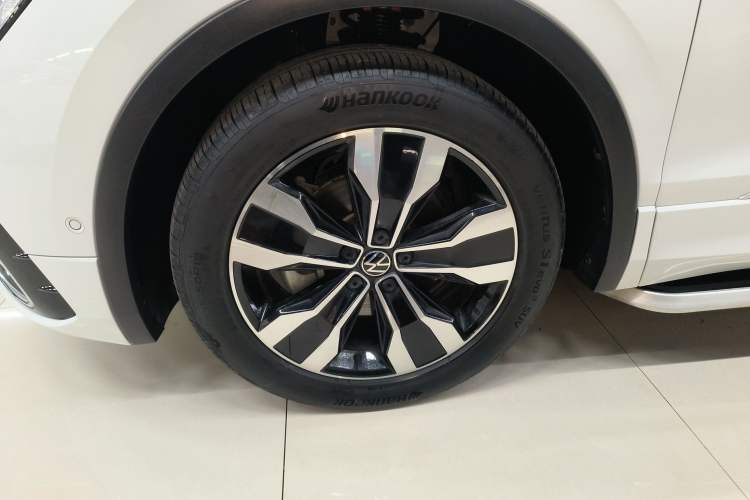 Used Volkswagen Tiguan L 2022 330TSI Automatic Two-Wheel Drive R-Line Enhanced Edition
