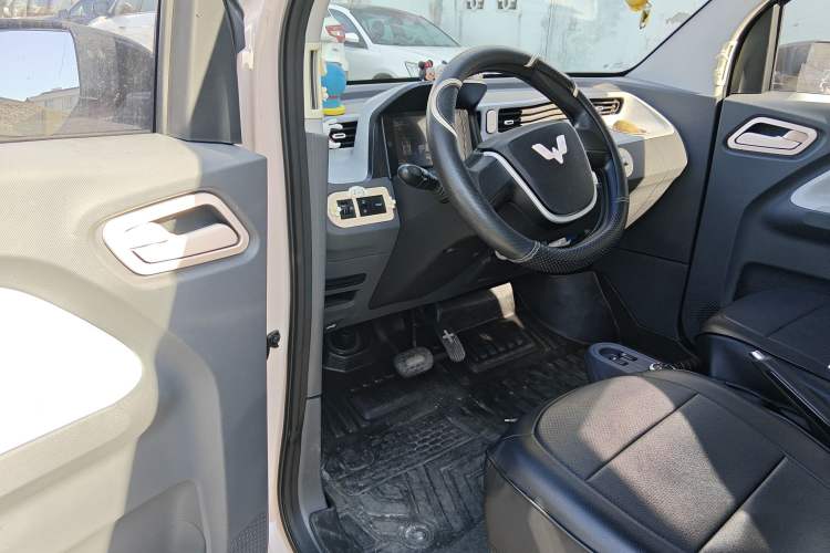 Used Wuling Hongguang MINIEV 2021 Macaron Premium Model – Lithium Iron Phosphate
