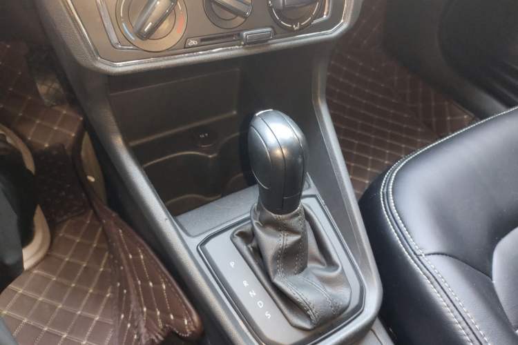 Used Volkswagen Santana 2017 Haval H6 1.6L Automatic Fashion Edition
