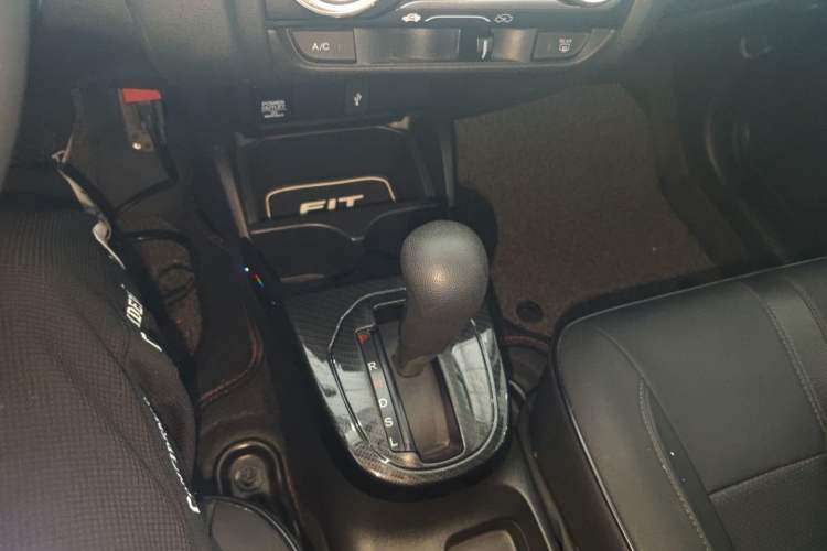 Used Honda Fit 2016 1.5L SE CVT Fashion Model
