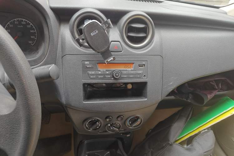 Used Venucia R30 2014 1.2L Manual Enjoyment Edition