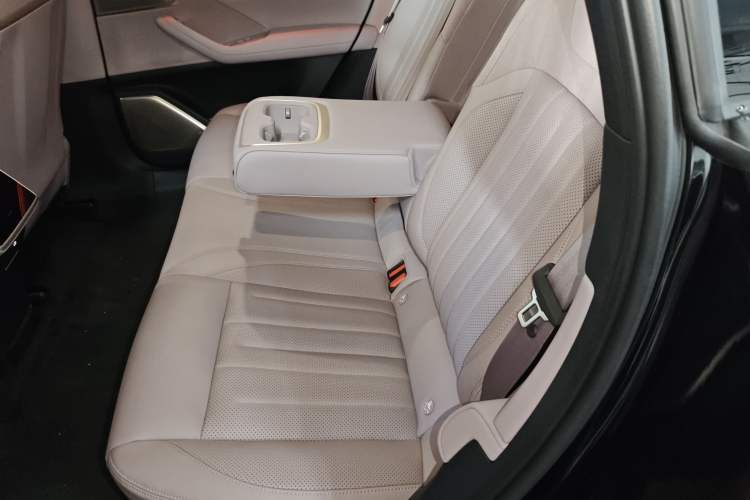 Used ONVO L60 2024 60 kWh Rear-Drive Version