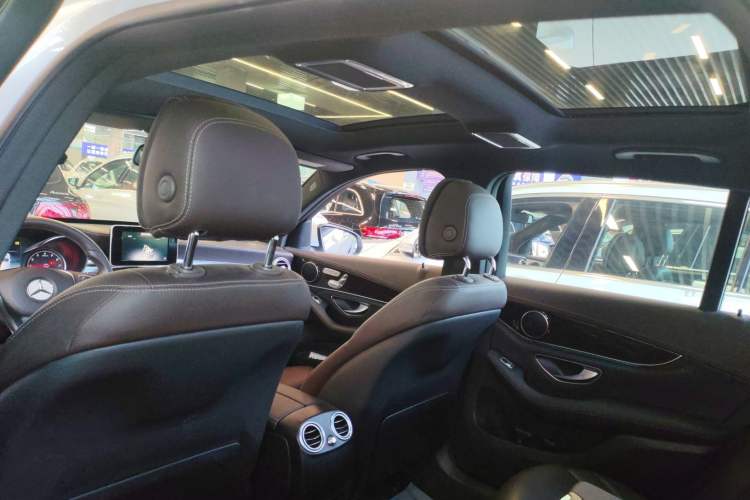 Used Mercedes-Benz GLC 2019 GLC 260 L 4MATIC Dynamic Model
