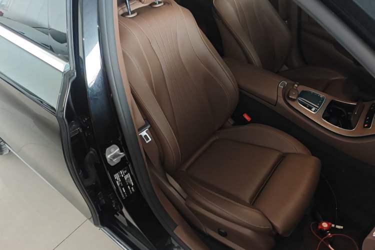 Used Mercedes-Benz E-Class 2022 Second Facelift E 300 L Fashion Edition
