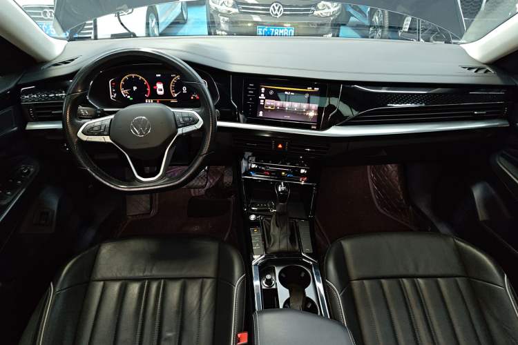 Used Volkswagen Passat 2022 330TSI Elite Edition Custom Version
