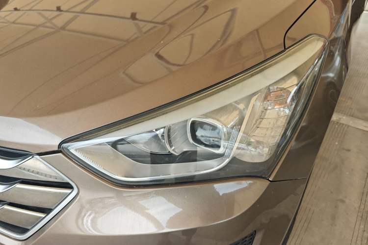 Used Hyundai Santa Fe 2015 2.0T Automatic All-Wheel Drive Smart Version 5 Seats