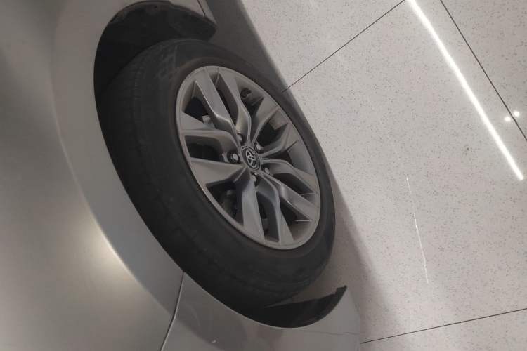 Used Toyota Avalon 2019 Dual-Engine 2.5L Luxury Edition China VI Standard
