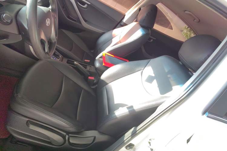 Used Hyundai Elantra 2016 1.6L Automatic Smart Version
