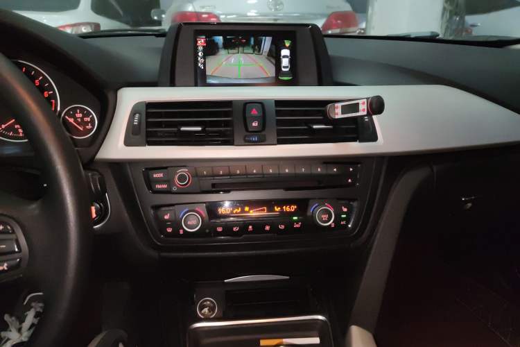 Used BMW 3 Series 2015 320i Luxury Line Stylish Edition
