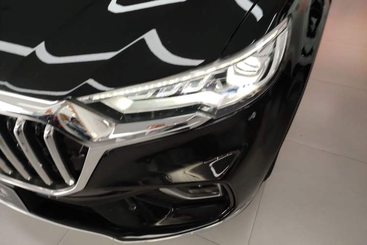 Used Hongqi HS5 2022 Revised Version 2.0T Smart Connect Flagship Edition
