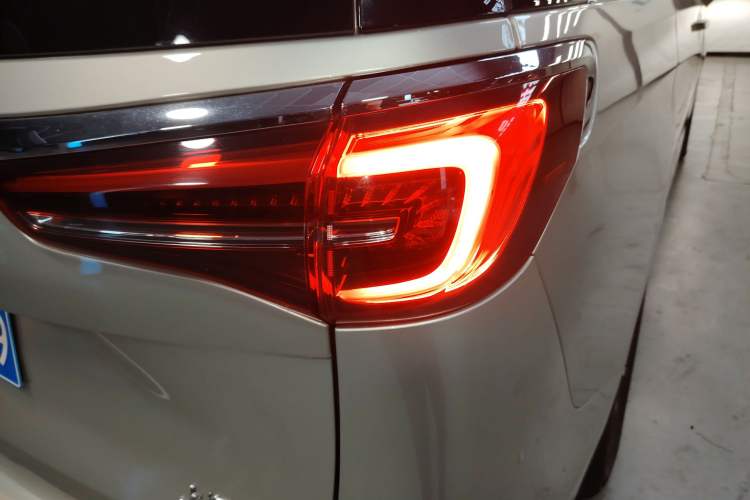 Used Buick GL8 2023 ES Lu Zun Deluxe Model
