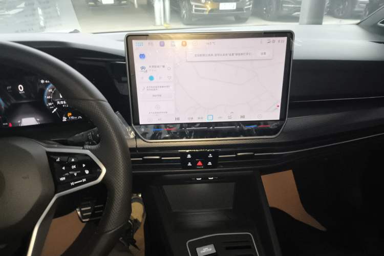 Used Volkswagen Golf 2025 300TSI R-Line
