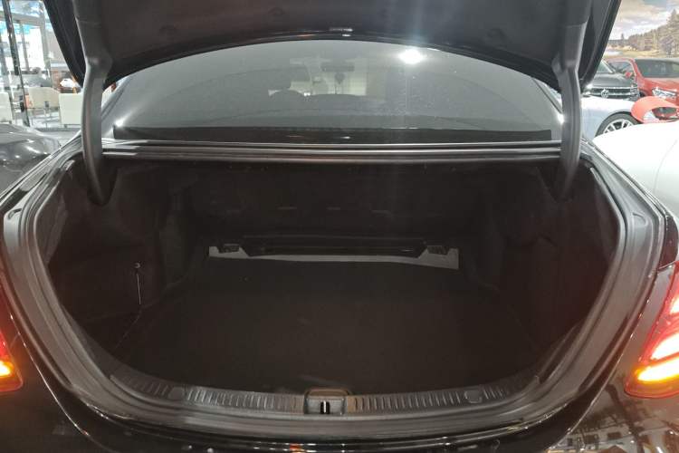 Used Mercedes-Benz E-Class 2020 E 260 L
