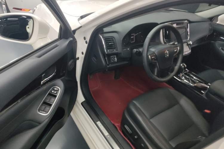 Used Toyota Crown 2015 2.5L Smart Edition
