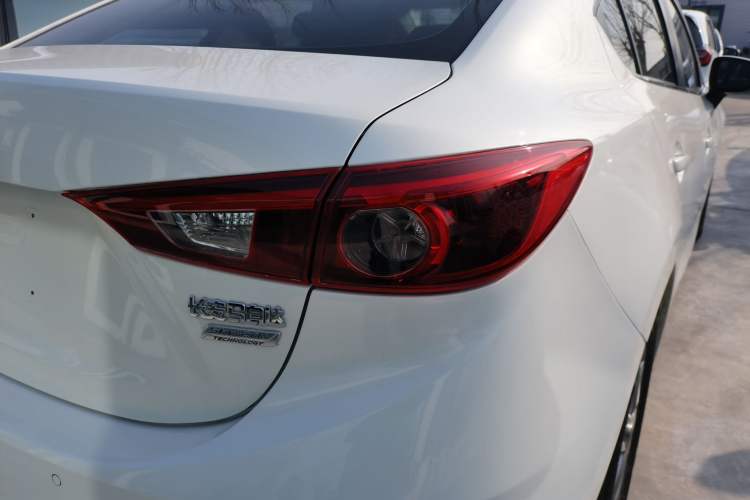 Used Mazda Mazda 3 Axela 2017 Sedan 1.5L Automatic Luxury Model Emission Standard China V
