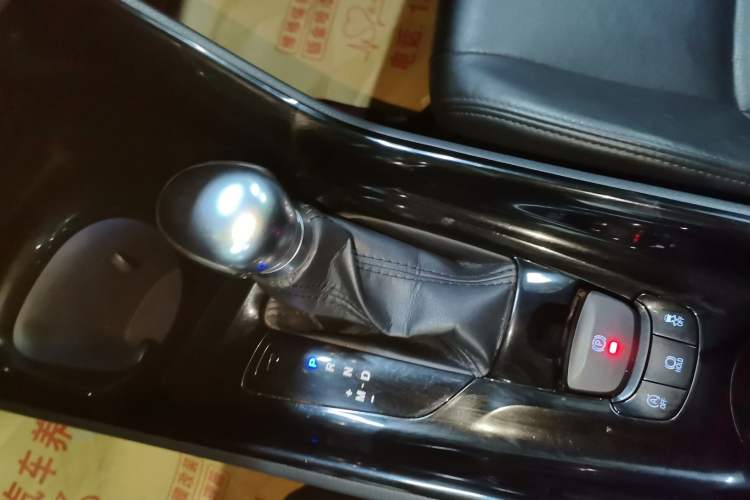 Used Toyota IZOA 2018 2.0L Yichi Edition China V Standard