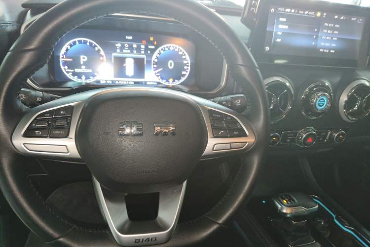 Used  BJ40 2020 2.0T Automatic Four-Wheel Drive Urban Hunter Edition Chivalrous Type
