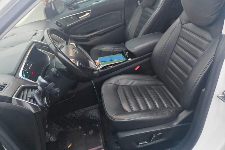 Used Ford Edge 2016 EcoBoost 245 Two-Wheel-Drive Titanium 7-Seater