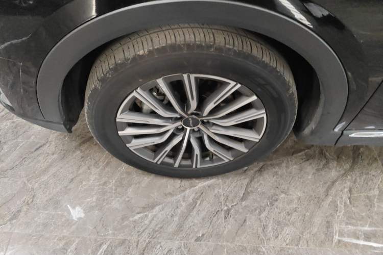 Used JETOUR X70 PLUS 2023 1.5T DCT Brave PLUS 5-Seater
