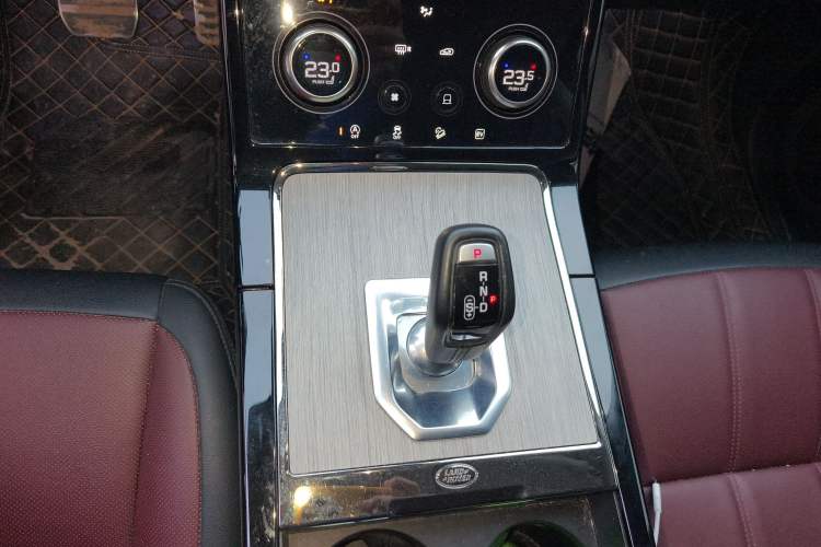 Used Land Rover Range Rover Evoque New Energy 2022 Aurora L P300e Plug-in Hybrid Electric Version