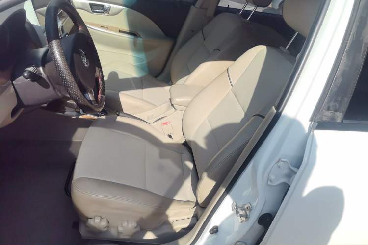 Used Buick Excelle 2015 1.5L Automatic Classic Model
