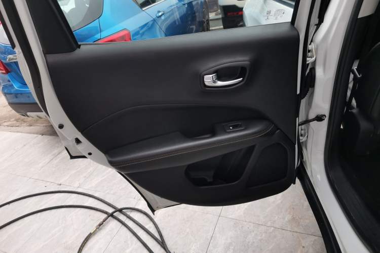 Used  Compass 2019 200T Automatic Family Edition - Connected Large Screen Version
