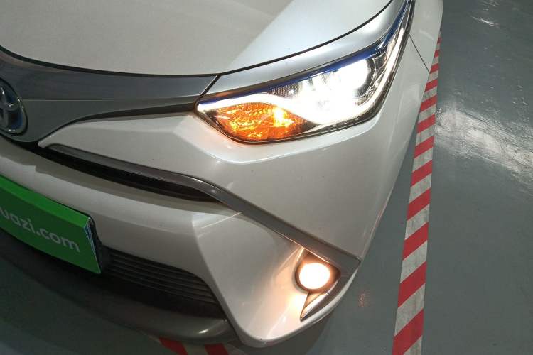 Used Toyota Levin 2016 Dual-Engine 1.8H GS E-CVT Elite Model with Sunroof
