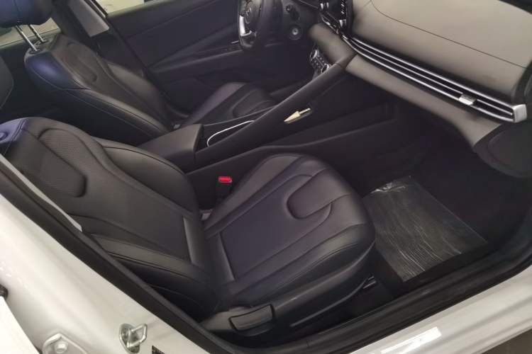 Used Hyundai Elantra 2022 1.5L CVT GLS Leading Edition
