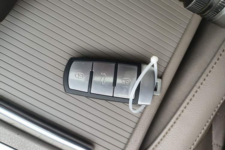 Used Volkswagen Magotan 2015 Facelift 1.8TSI Luxury Model